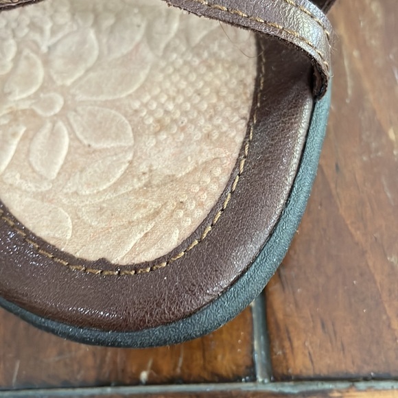 b.o.c. brown sandals (sz 7) - Picture 7 of 8
